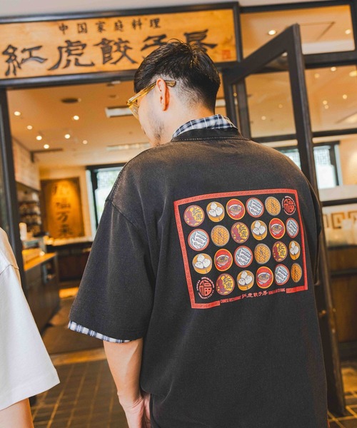 niko and...(ニコアンド)の「【紅虎餃子房】コラボ グラフィックTシャツ(Tシャツ/カットソー・メンズ・ホワイト/レッド/オフホワイト/ブラック・MEDIUM/LARGE)」の4枚目の写真