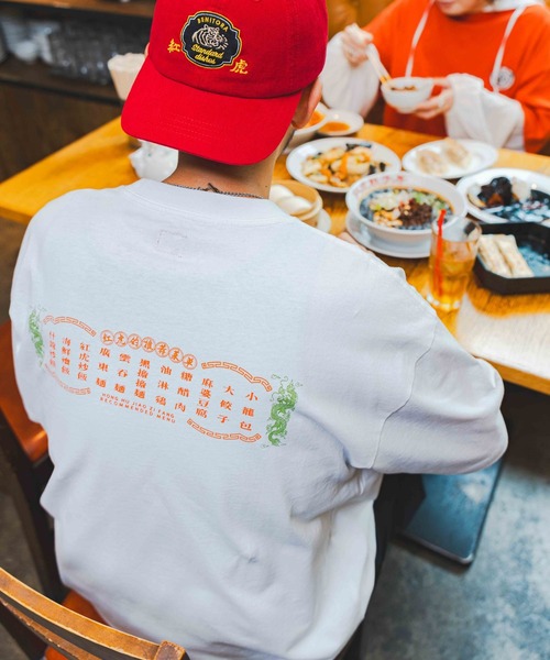 niko and...(ニコアンド)の「【紅虎餃子房】コラボ グラフィックTシャツ(Tシャツ/カットソー・メンズ・ホワイト/レッド/オフホワイト/ブラック・MEDIUM/LARGE)」の6枚目の写真