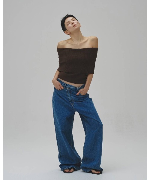 TODAYFUL（トゥデイフル）の「TODAYFUL Seamless Offshoulder Knit（ニット/セーター・レディース・ブラック/ダークブラウン・FREE）」の5枚目の写真