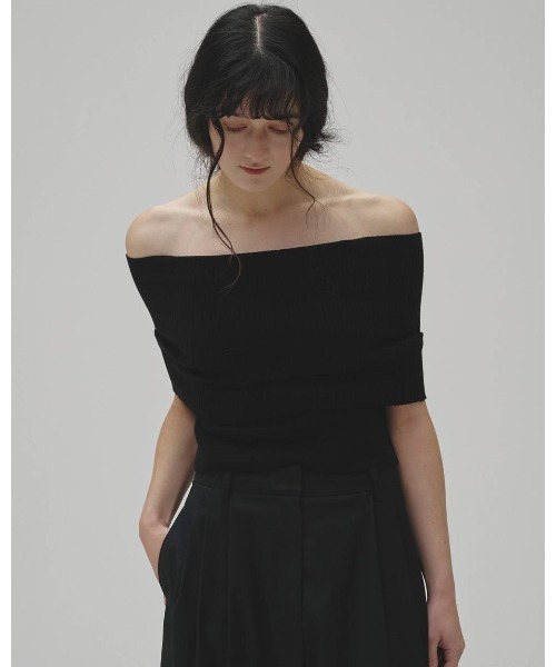 TODAYFUL（トゥデイフル）の「TODAYFUL Seamless Offshoulder Knit（ニット/セーター・レディース・ブラック/ダークブラウン・FREE）」の10枚目の写真
