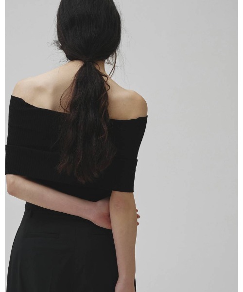TODAYFUL（トゥデイフル）の「TODAYFUL Seamless Offshoulder Knit（ニット/セーター・レディース・ブラック/ダークブラウン・FREE）」の11枚目の写真