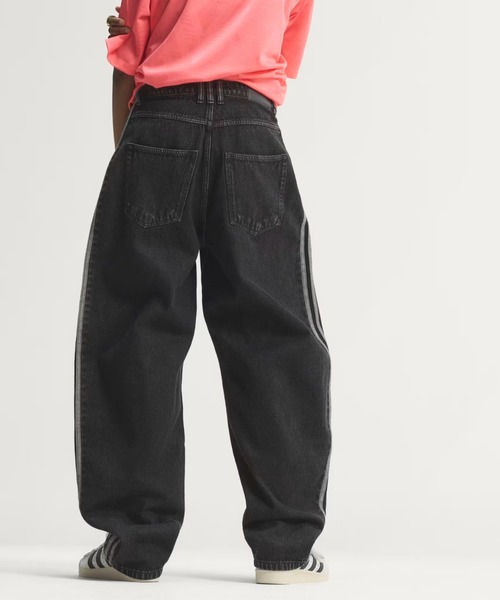 adidas（アディダス）の「adidas Originals/アディダス オリジナルス/SST LOOSE DENIM PANTS（デニムパンツ・レディース・ブラック・30/32）」の3枚目の写真