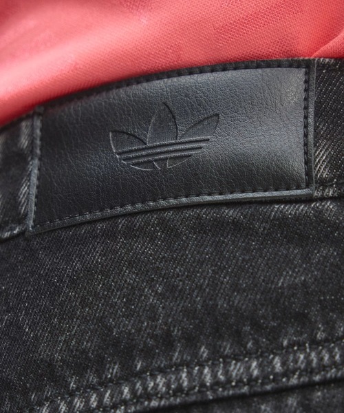 adidas（アディダス）の「adidas Originals/アディダス オリジナルス/SST LOOSE DENIM PANTS（デニムパンツ・レディース・ブラック・30/32）」の6枚目の写真