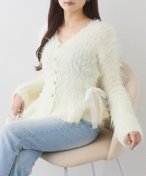 one after another NICE CLAUP(ワンアフターアナザーナイスクラップ)の「【Premium order/セットアップ可能/パンツ別売り】ふわモテリボンペプラムニット(ニット/セーター・レディース・ブラック/ブラウン/ピンク/イエロー/アイボリー・FREE)」の5枚目の写真