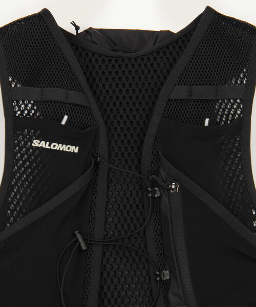 SALOMON（サロモン）の「限定展開 SALOMON/サロモン ACTIVE SKIN 8 NO FLASKS（バックパック/リュック・メンズ・ブラック・MEDIUM/LARGE）」の3枚目の写真