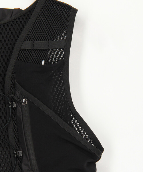 SALOMON（サロモン）の「限定展開 SALOMON/サロモン ACTIVE SKIN 8 NO FLASKS（バックパック/リュック・メンズ・ブラック・MEDIUM/LARGE）」の5枚目の写真