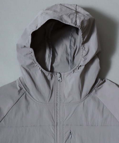 ANPAS(アンパス)の「Lightweight Poly-Stretch Active Hoodie / ポリストレッチ ファンクショナル ナイロンパーカー / 接触冷感 フードブルゾン フルジップ アクティブパーカー メンズ レディース ユニセックス ライトアウター(マウンテンパーカー・メンズ・ブラック/グレー・M/L/XL)」の17枚目の写真