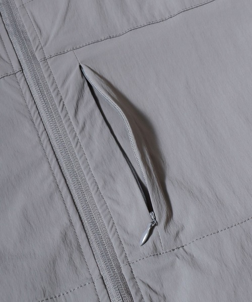 ANPAS(アンパス)の「Lightweight Poly-Stretch Active Hoodie / ポリストレッチ ファンクショナル ナイロンパーカー / 接触冷感 フードブルゾン フルジップ アクティブパーカー メンズ レディース ユニセックス ライトアウター(マウンテンパーカー・メンズ・ブラック/グレー・M/L/XL)」の21枚目の写真