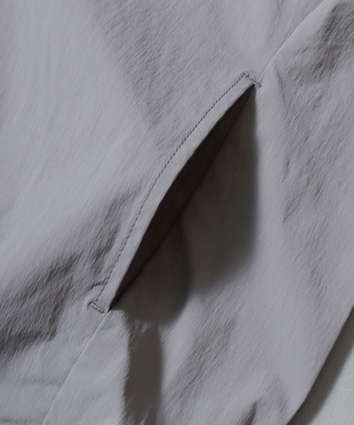 ANPAS(アンパス)の「Lightweight Poly-Stretch Active Hoodie / ポリストレッチ ファンクショナル ナイロンパーカー / 接触冷感 フードブルゾン フルジップ アクティブパーカー メンズ レディース ユニセックス ライトアウター(マウンテンパーカー・メンズ・ブラック/グレー・M/L/XL)」の22枚目の写真