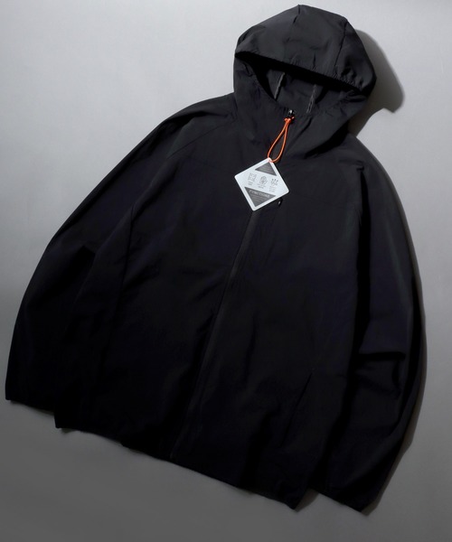 ANPAS(アンパス)の「Lightweight Poly-Stretch Active Hoodie / ポリストレッチ ファンクショナル ナイロンパーカー / 接触冷感 フードブルゾン フルジップ アクティブパーカー メンズ レディース ユニセックス ライトアウター(マウンテンパーカー・メンズ・ブラック/グレー・M/L/XL)」の4枚目の写真