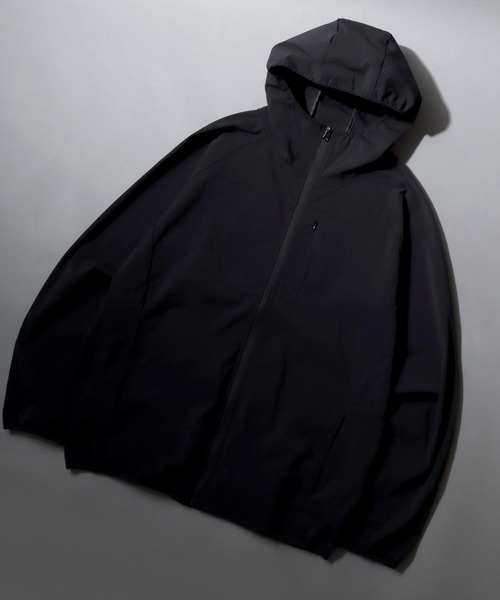 ANPAS(アンパス)の「Lightweight Poly-Stretch Active Hoodie / ポリストレッチ ファンクショナル ナイロンパーカー / 接触冷感 フードブルゾン フルジップ アクティブパーカー メンズ レディース ユニセックス ライトアウター(マウンテンパーカー・メンズ・ブラック/グレー・M/L/XL)」の3枚目の写真