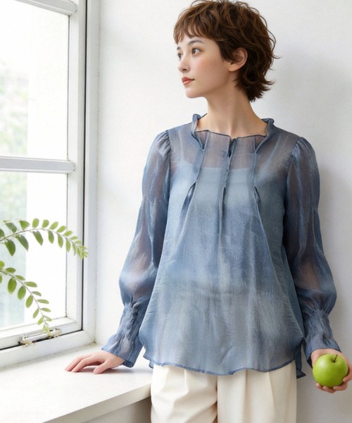 Sew loop(ソーループ)の「衿タックデザイン超軽シアー長袖ブラウス(シャツ/ブラウス・レディース・グレイッシュブルー/グリーン/ブラック・FREE)」の1枚目の写真