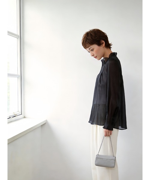 Sew loop(ソーループ)の「衿タックデザイン超軽シアー長袖ブラウス(シャツ/ブラウス・レディース・グレイッシュブルー/グリーン/ブラック・FREE)」の19枚目の写真