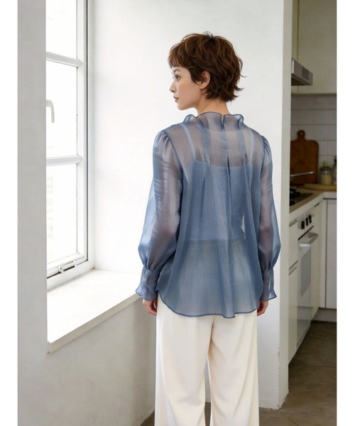Sew loop(ソーループ)の「衿タックデザイン超軽シアー長袖ブラウス(シャツ/ブラウス・レディース・グレイッシュブルー/グリーン/ブラック・FREE)」の14枚目の写真