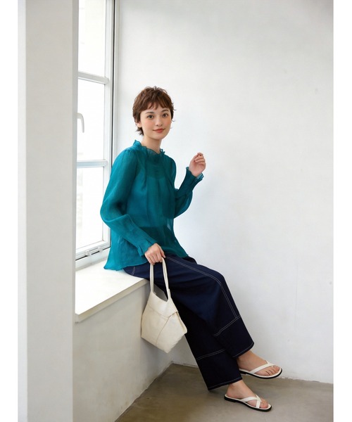 Sew loop(ソーループ)の「衿タックデザイン超軽シアー長袖ブラウス(シャツ/ブラウス・レディース・グレイッシュブルー/グリーン/ブラック・FREE)」の11枚目の写真