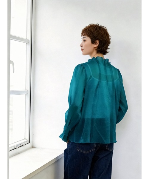 Sew loop(ソーループ)の「衿タックデザイン超軽シアー長袖ブラウス(シャツ/ブラウス・レディース・グレイッシュブルー/グリーン/ブラック・FREE)」の12枚目の写真