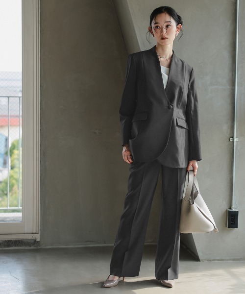 Callarus(カラルス)の「【セットアップ】カーブデザインカラーレスジャケットテーパードパンツセットアップスーツ〔Callarus〕(セットアップ・レディース・ブラック/グレー/ブラウン・S/LL/L/M)」の12枚目の写真
