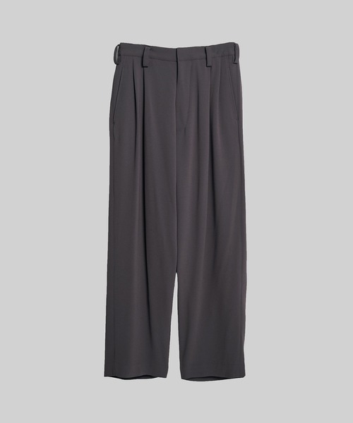 UJOH(ウジョー)の「【UJOH HOMME】Wide 2 Tuck PNT(スラックス・メンズ・ダークグレー/ブラック・4/5)」の1枚目の写真