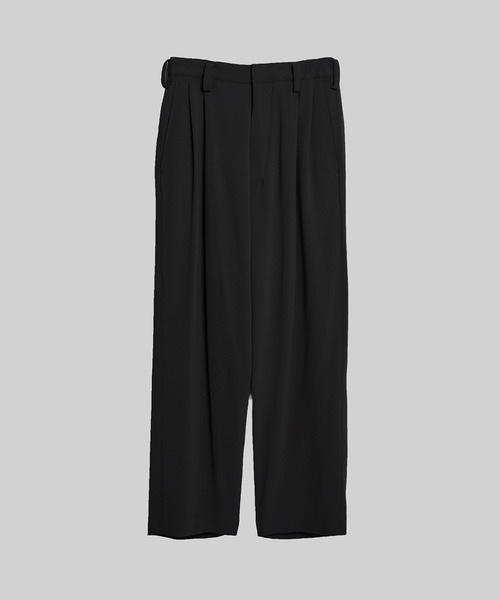 UJOH(ウジョー)の「【UJOH HOMME】Wide 2 Tuck PNT(スラックス・メンズ・ダークグレー/ブラック・4/5)」の2枚目の写真
