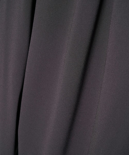 UJOH(ウジョー)の「【UJOH HOMME】Wide 2 Tuck PNT(スラックス・メンズ・ダークグレー/ブラック・4/5)」の6枚目の写真