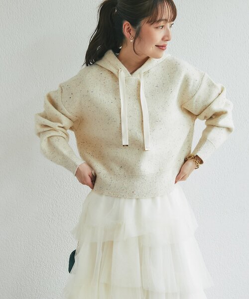 La boutique BonBon（ラブティックボンボン）の「【軽くてもちもち】カラーネップフーディニット（ニット/セーター・レディース・アイボリー/グレー・FREE）」の3枚目の写真