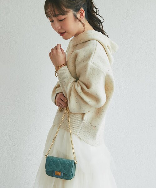 La boutique BonBon（ラブティックボンボン）の「【軽くてもちもち】カラーネップフーディニット（ニット/セーター・レディース・アイボリー/グレー・FREE）」の4枚目の写真