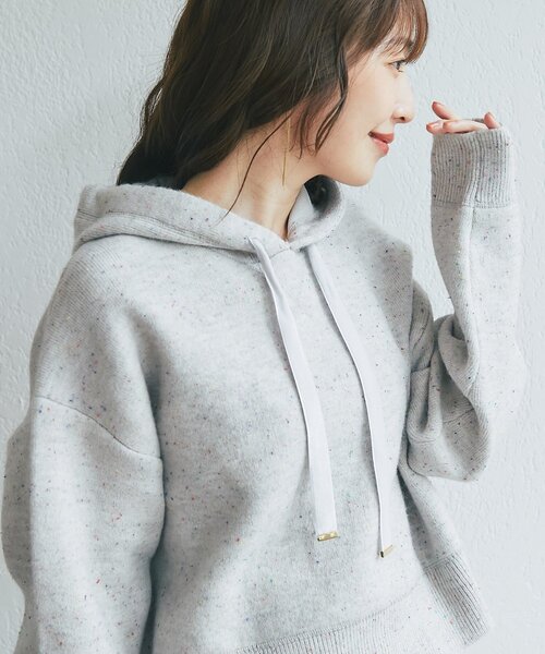 La boutique BonBon（ラブティックボンボン）の「【軽くてもちもち】カラーネップフーディニット（ニット/セーター・レディース・アイボリー/グレー・FREE）」の20枚目の写真