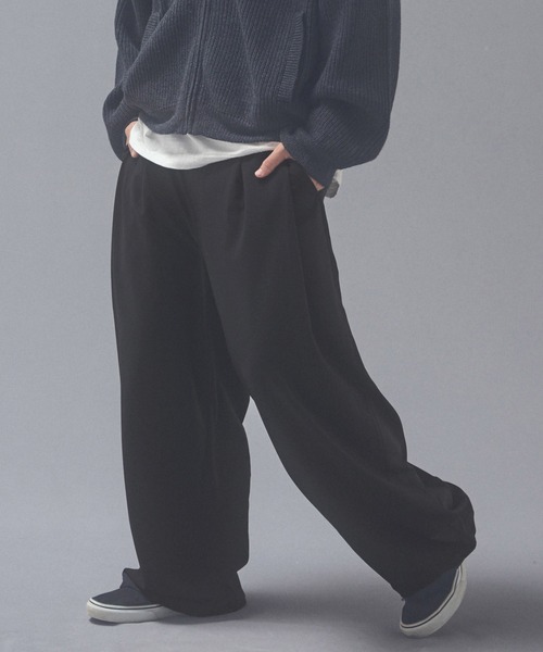 ADAM PATEK(アダムパテック)の「mp15538-woolblend still tuck wide pt ワイドパンツ(AP2628003)(その他パンツ・メンズ・ブラック/ダークグレー・1/2)」の4枚目の写真