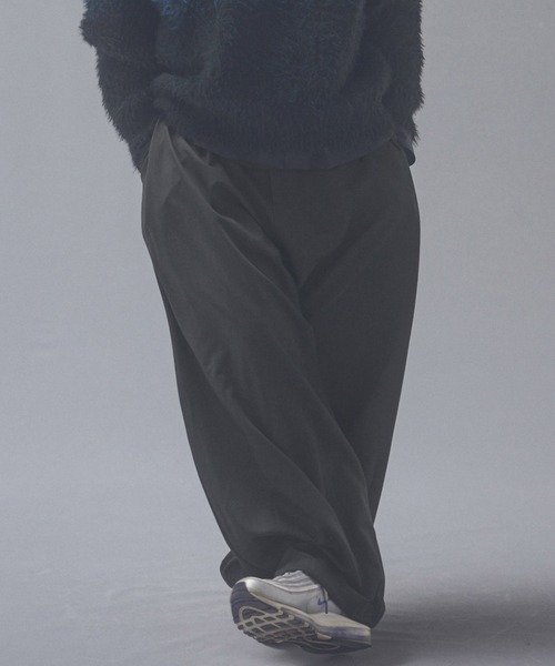 ADAM PATEK(アダムパテック)の「mp15538-woolblend still tuck wide pt ワイドパンツ(AP2628003)(その他パンツ・メンズ・ブラック/ダークグレー・1/2)」の11枚目の写真
