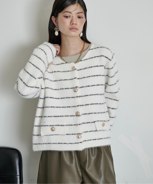 THE YOn(ザヨン)の「ゴールド釦ボーダーシャギーニットカーディガン(カーディガン/ボレロ・レディース・オフホワイト/ブラック・FREE)」の19枚目の写真