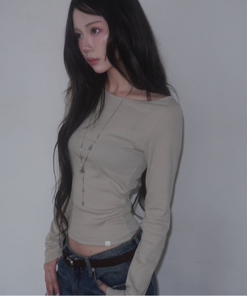 modimood（モディムード）の「[MADE] MOMUBASICボートネック長袖Tシャツ（Tシャツ/カットソー・レディース・ブラック/ベージュ/ネイビー/ピンク/アイボリー/チャコール・1/2）」の13枚目の写真