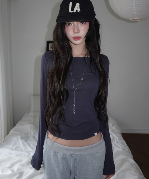 modimood（モディムード）の「[MADE] MOMUBASICボートネック長袖Tシャツ（Tシャツ/カットソー・レディース・ブラック/ベージュ/ネイビー/ピンク/アイボリー/チャコール・1/2）」の9枚目の写真