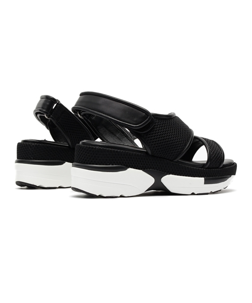 WHO'S WHO gallery（フーズフーギャラリー）の「【GIGGER】メッシュサンダル（サンダル・レディース・ブラック/ホワイト・LARGE/MEDIUM/SMALL）」の7枚目の写真