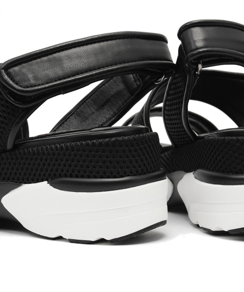 WHO'S WHO gallery（フーズフーギャラリー）の「【GIGGER】メッシュサンダル（サンダル・レディース・ブラック/ホワイト・LARGE/MEDIUM/SMALL）」の4枚目の写真