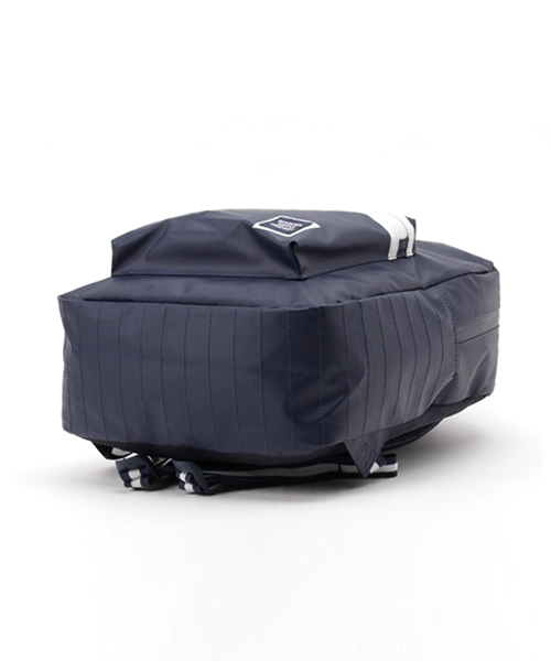 Herschel Supply(ハーシェルサプライ)の「Ruskin Studio(バックパック/リュック・メンズ・ホワイト/ブラック/ネイビー・FREE)」の14枚目の写真