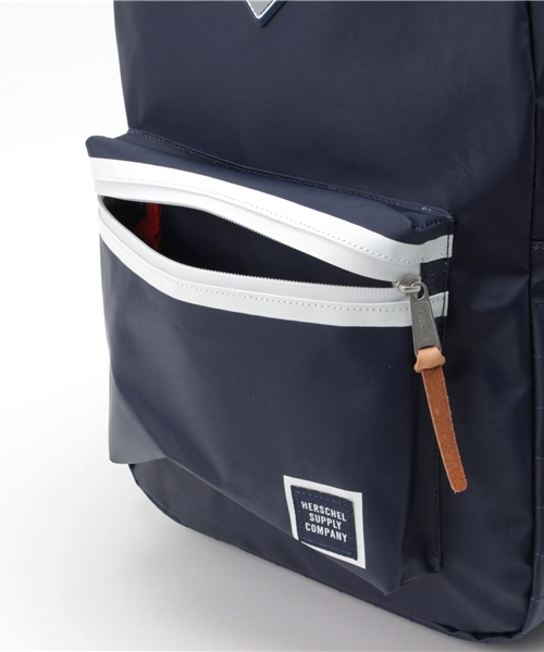 Herschel Supply(ハーシェルサプライ)の「Ruskin Studio(バックパック/リュック・メンズ・ホワイト/ブラック/ネイビー・FREE)」の4枚目の写真