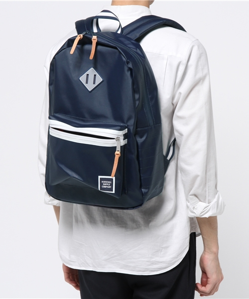 Herschel Supply(ハーシェルサプライ)の「Ruskin Studio(バックパック/リュック・メンズ・ホワイト/ブラック/ネイビー・FREE)」の8枚目の写真