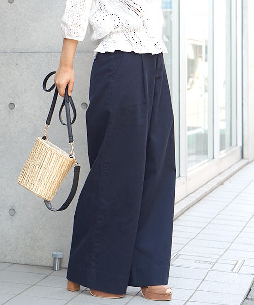 laboratory work（ラボラトリーワーク）の「カルゼストレッチワイドパンツ（その他パンツ・レディース・カーキ/ベージュ/ネイビー・MEDIUM/SMALL）」の3枚目の写真