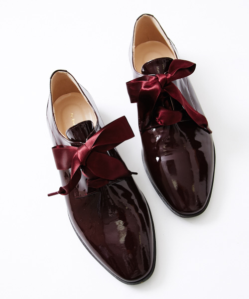 Au BANNISTER(オゥバニスター)の「サテンリボンシューズ(ドレスシューズ・レディース・ブラック/ワイン/シルバー・35/39/38/36/37)」の2枚目の写真