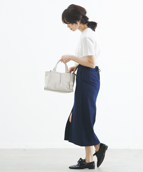 Au BANNISTER(オゥバニスター)の「サテンリボンシューズ(ドレスシューズ・レディース・ブラック/ワイン/シルバー・35/39/38/36/37)」の19枚目の写真