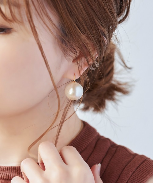 Phoebe（フィービィー）の「【シリーズ累計販売　5000点突破！】ビッグパールフックピアス/大ぶり/存在感◎/主役級（ピアス（両耳用）・レディース・ホワイト/グレー/ゴールド・FREE）」の13枚目の写真