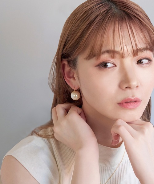 Phoebe（フィービィー）の「【シリーズ累計販売　5000点突破！】ビッグパールフックピアス/大ぶり/存在感◎/主役級（ピアス（両耳用）・レディース・ホワイト/グレー/ゴールド・FREE）」の14枚目の写真