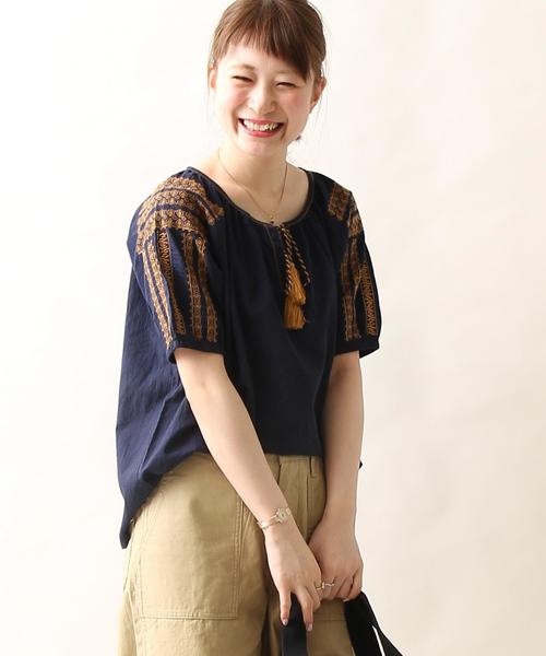 coen（コーエン）の「【Market】コットン袖エンブロイダリーブラウスⅠ（シャツ/ブラウス・レディース・オフホワイト/ネイビー・FREE）」の3枚目の写真