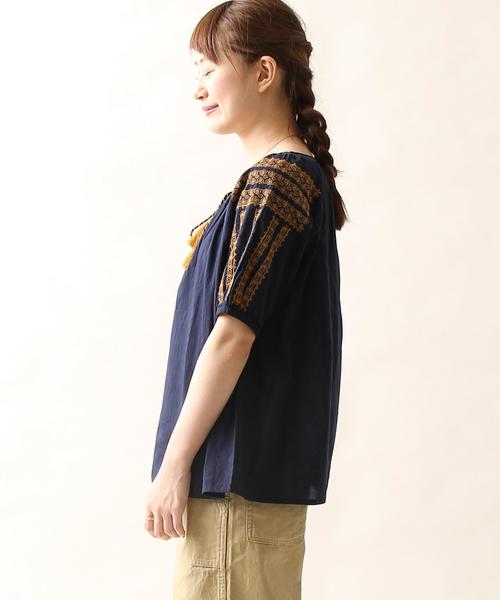 coen（コーエン）の「【Market】コットン袖エンブロイダリーブラウスⅠ（シャツ/ブラウス・レディース・オフホワイト/ネイビー・FREE）」の5枚目の写真