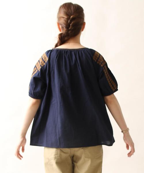 coen（コーエン）の「【Market】コットン袖エンブロイダリーブラウスⅠ（シャツ/ブラウス・レディース・オフホワイト/ネイビー・FREE）」の6枚目の写真