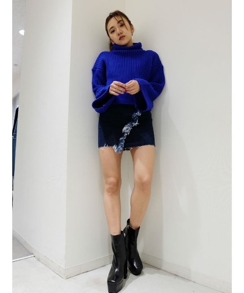 EVRIS（エヴリス）の「フレアスリーブクロップドタートルニットプルオーバー（ニット/セーター・レディース・ブラック/ベージュ/パープル/ブルー/マスタード/アイボリー・FREE）」の21枚目の写真