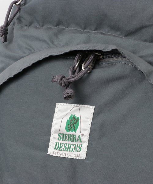 SIERRA DESIGNS(シェラデザイン)の「60/40(ロクヨン)クロス デイパック/60/40 DAYTRIPPER 3.0(バックパック/リュック・メンズ・タン/グリーン系その他/ダークネイビー/ブラック/グレー/グリーン・FREE)」の8枚目の写真