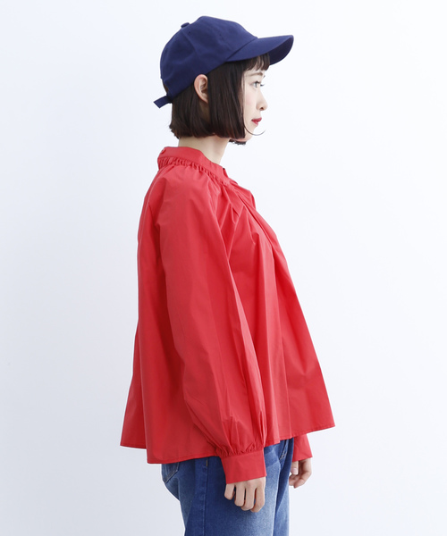 MERLOT（メルロー）の「バンドカラーギャザーブラウス1450（シャツ/ブラウス・レディース・ブラック/ブルー/レッド/オフホワイト・FREE）」の6枚目の写真