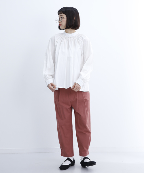 MERLOT（メルロー）の「バンドカラーギャザーブラウス1450（シャツ/ブラウス・レディース・ブラック/ブルー/レッド/オフホワイト・FREE）」の5枚目の写真