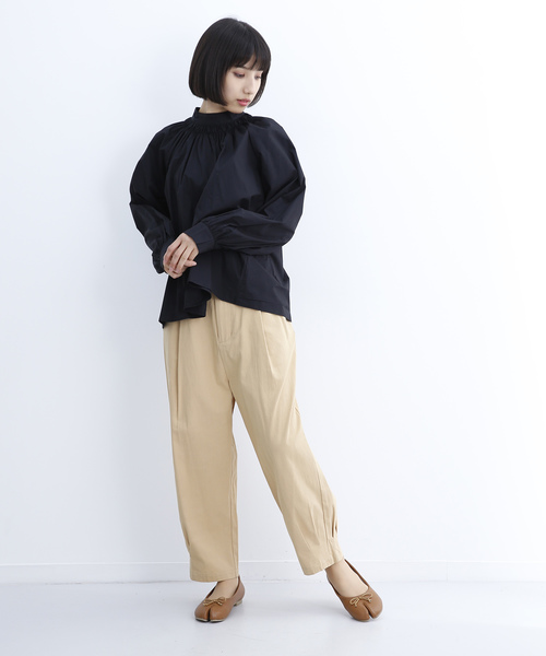 MERLOT（メルロー）の「バンドカラーギャザーブラウス1450（シャツ/ブラウス・レディース・ブラック/ブルー/レッド/オフホワイト・FREE）」の16枚目の写真